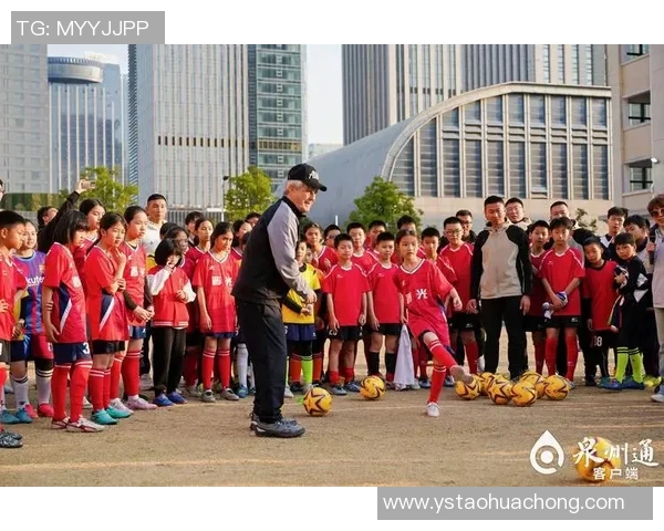 足球的魅力与激情探索全球足球文化与历史的深度之旅 足球的魅力与激情探索全球足球文化与历史的深度之旅